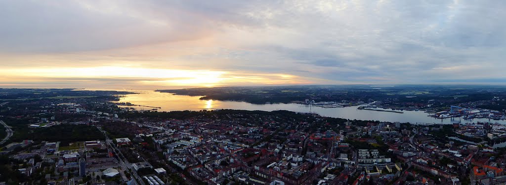 WARSTEINER BALLOON SAIL KIEL GERMANY by A. Drexler