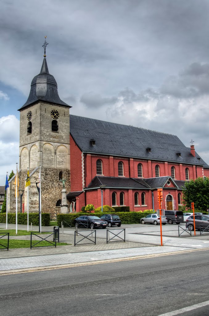 Hoeselt, Sint-Stephanuskerk. by Ronny Daems