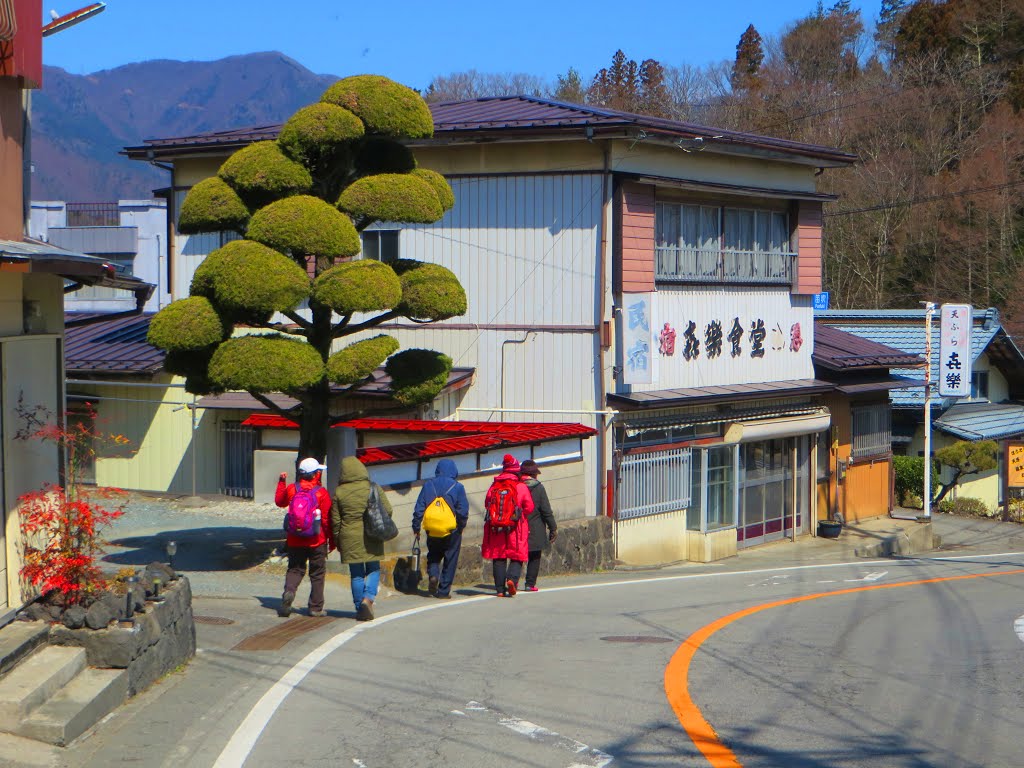 Funatsu, Fujikawaguchiko, Minamitsuru District, Yamanashi Prefecture 401-0301, Japan by Dần Lê