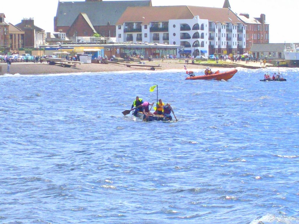 Largs RNLI Raft Race 2008 by changingchopsticks