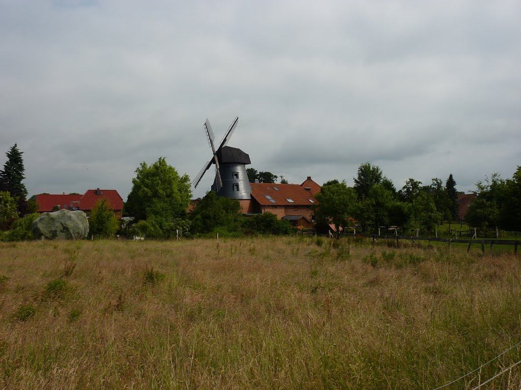 Windmühle 31547 Rehburg-Loccum, Deutschland by Klaus Heyna