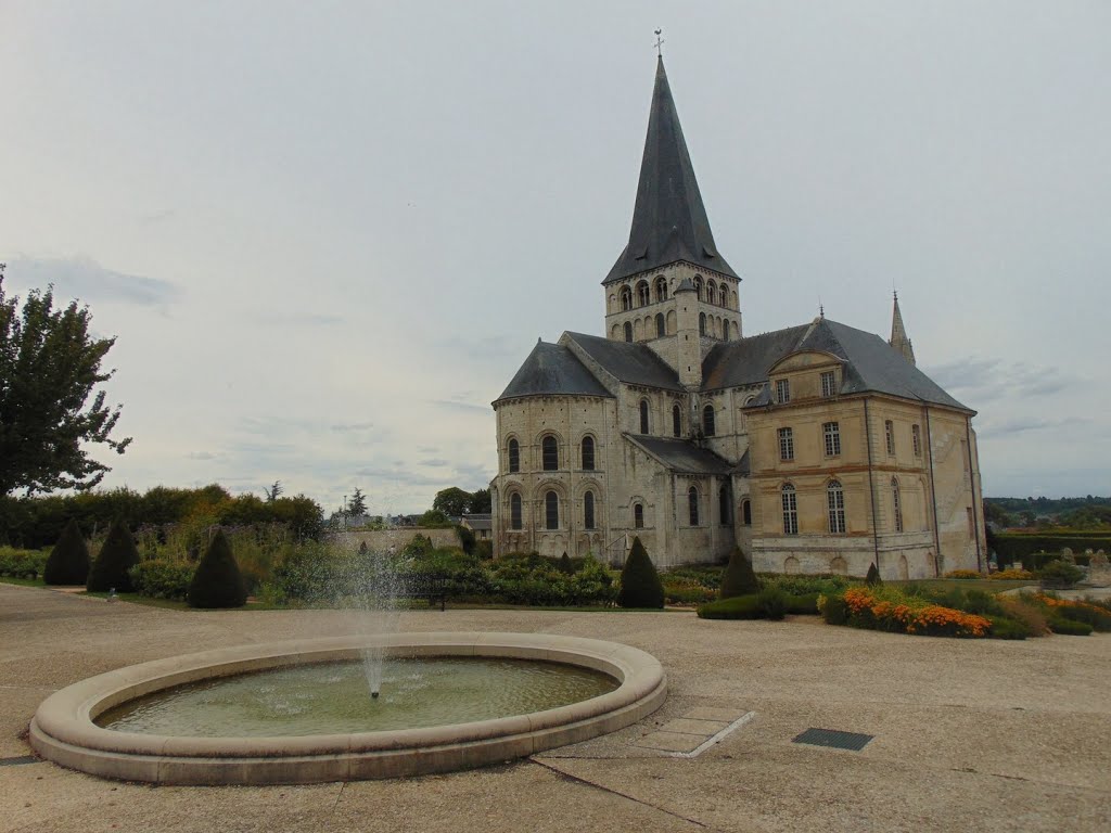 Abbaye Saint-Georges de Boscherville by Giftmischer