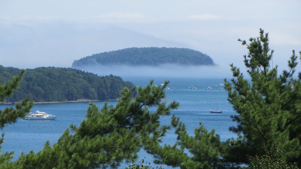 Bar Harbor, Maine by Guy Vaillancourt