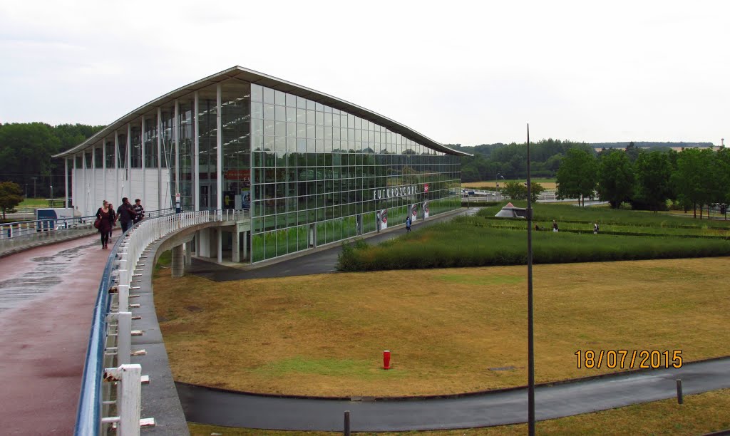 Futuroscope train station by Anuar T