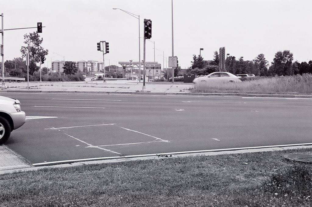 Tollway_Southbound_Entrance by RobertoTejada