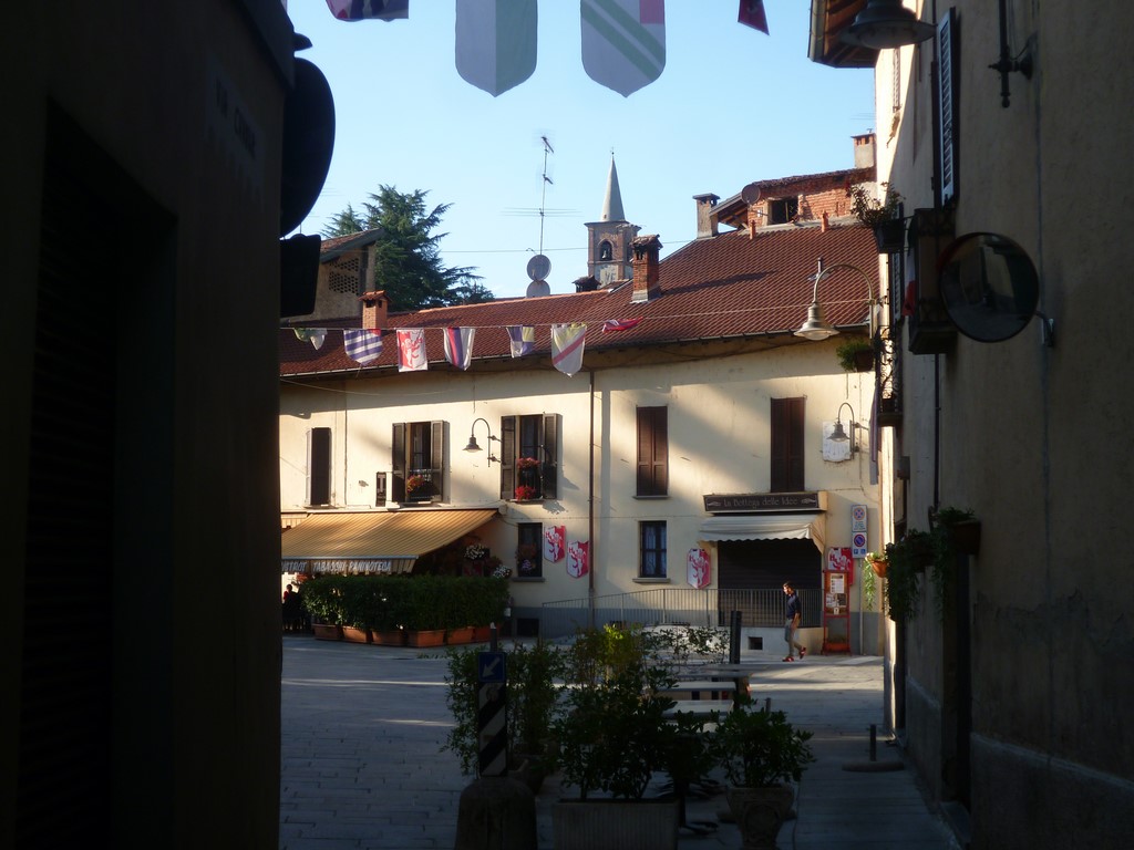 Castiglione Olona (VA) - Piazza Garibaldi by leochiodojeans