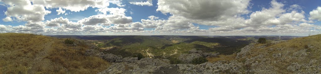 Panorámica Oeste desde la Teta Redonda de Viana de Mondejar by Jorge Tejel