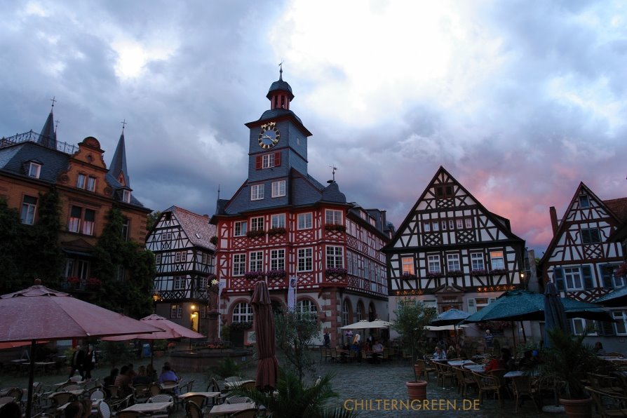 Dunkle Wolken über Heppenheim by Michael Schäfer