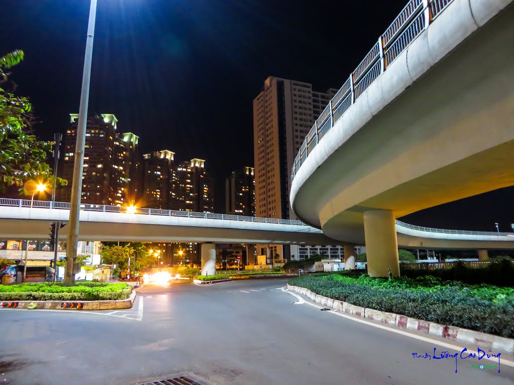 Phường 22, Bình Thạnh, Hồ Chí Minh, Vietnam by Lương Cao Dũng