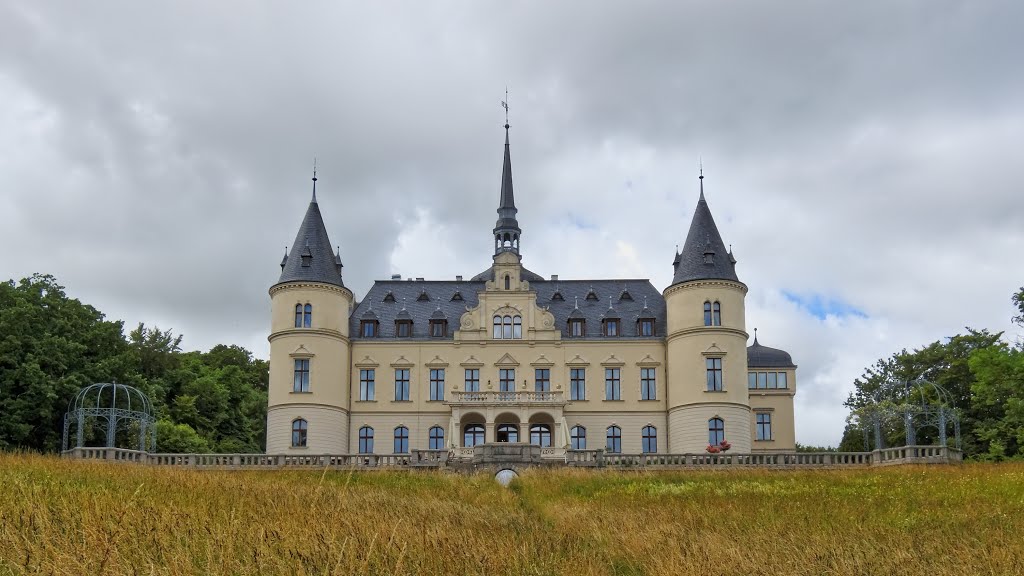 Schlosshotel Ralswiek by schnauzerfreund