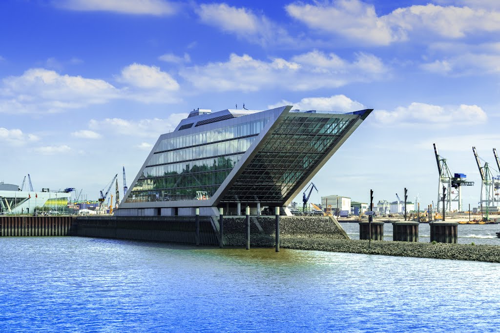 Altonaer Fischmarkt, Hamburg, Germany by Rainer Huesmann