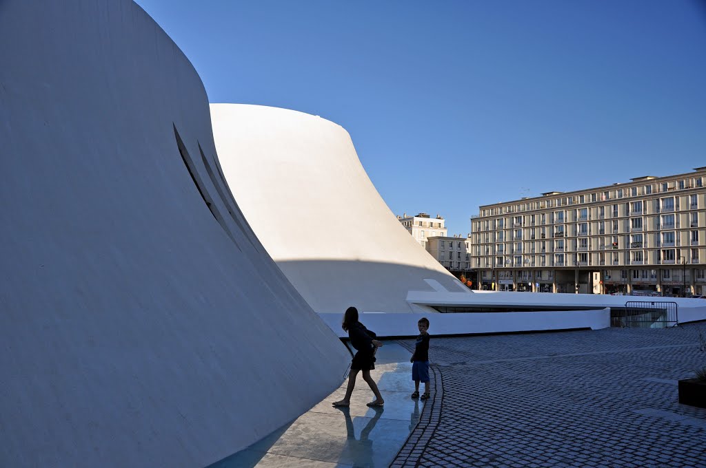 Salle de spectacles by Ondine Leroidec