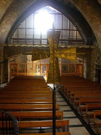 Interior de la iglesia de Isona by Elena_Catalan