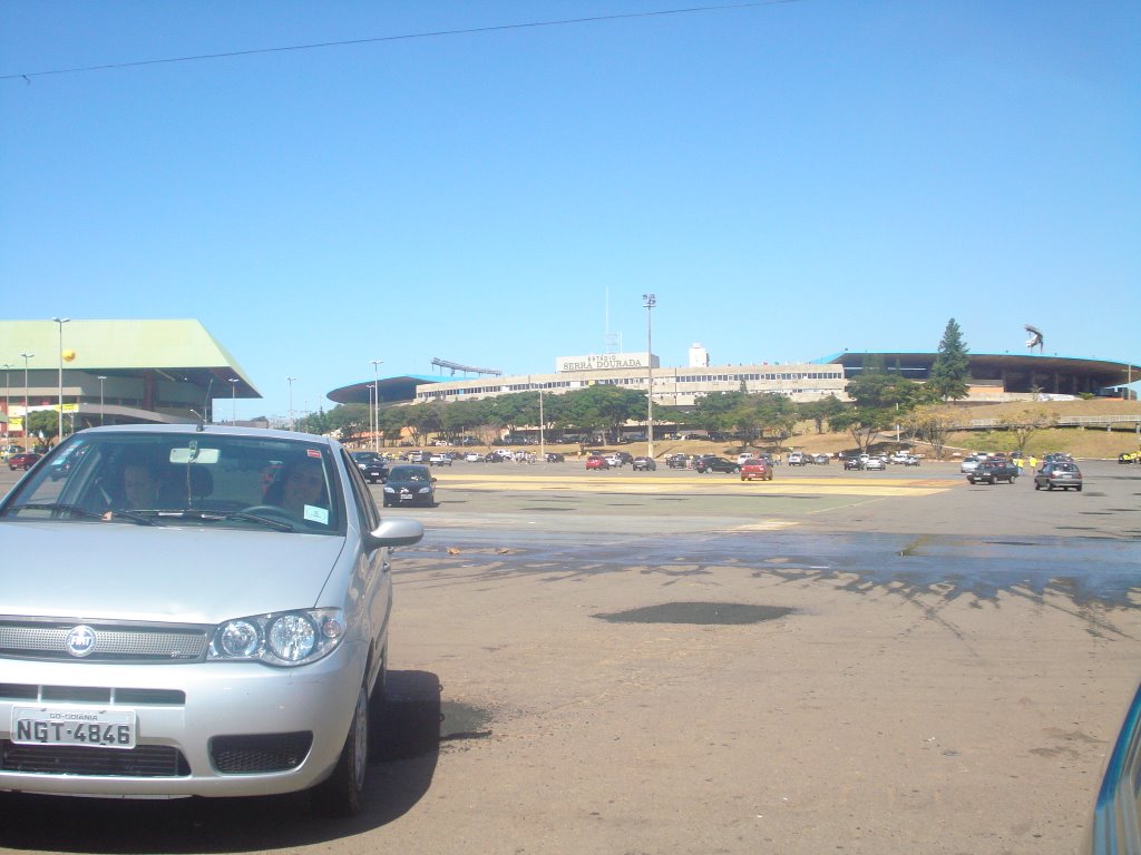 Vista do Serra Dourada e do Goiânia Arena by Vargasdiniz