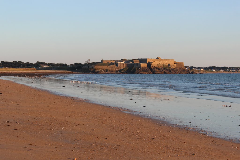 Couché de soleil sur le Fort de Penthièvre by biscit2000