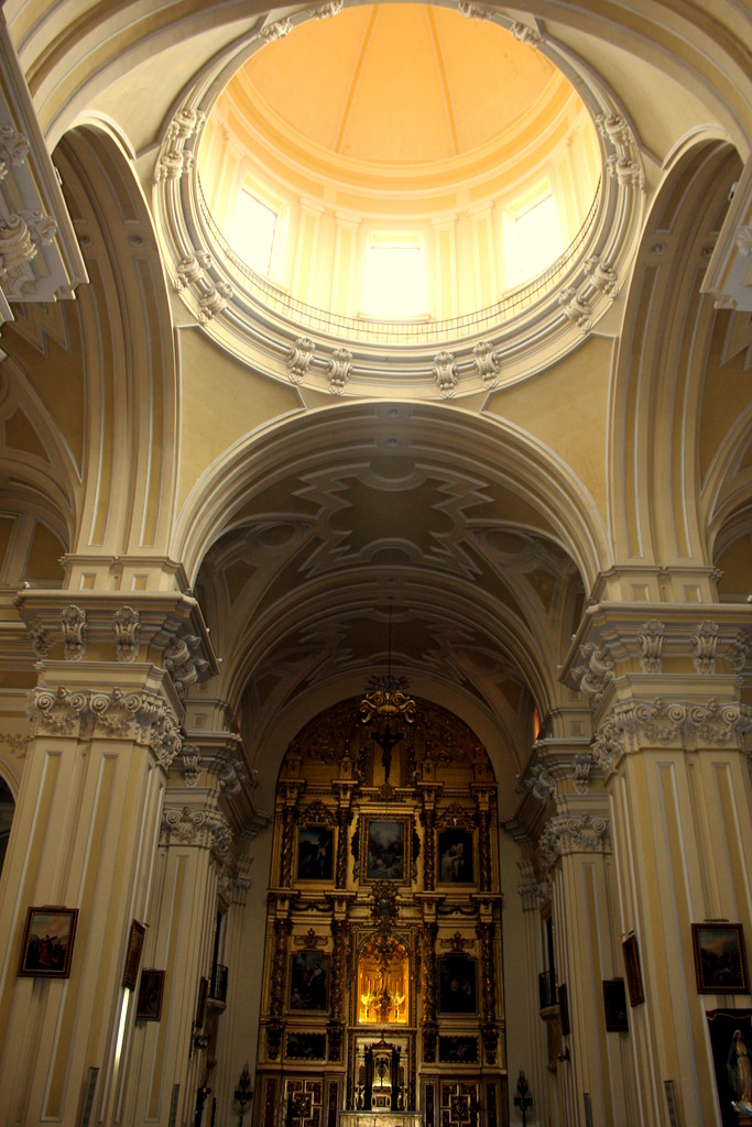 MADRID (COMUNIDAD DE MADRID) CÚPULA Y ALTAR MAYOR DE LA IGLESIA DE SAN MILLÁN Y SAN CAYETANO by JOSE LUIS OROÑEZ