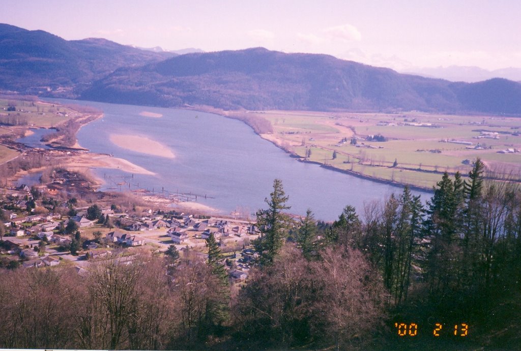 Fraser river from Abbey by Hank Geerlof