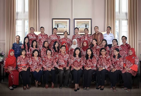 Staff & Guru (2014) SMP Maria padang by Oktafianus Maagdenbe…