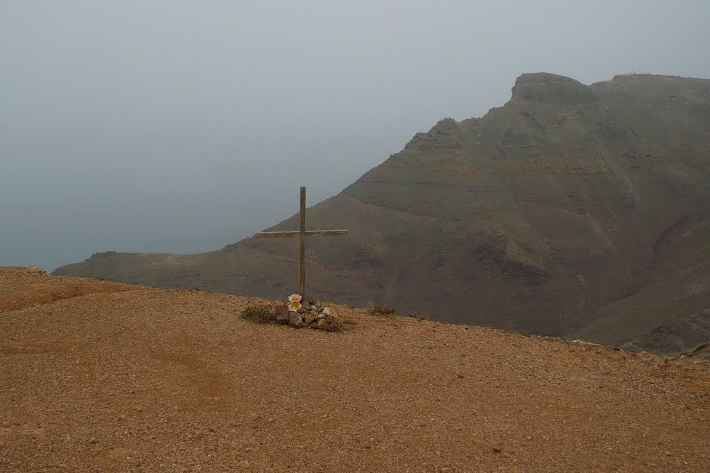 Ermita De Las Nieves (608 meter) / Lanzarote by Cees van den Brink