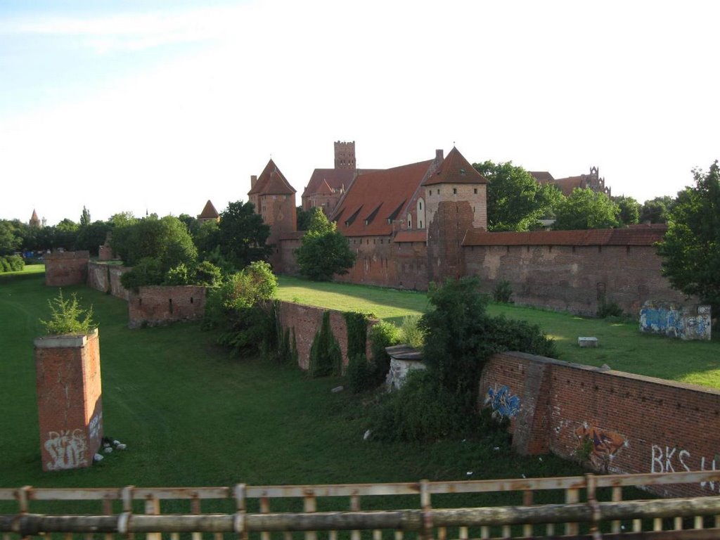 Malbork - zamek - widok z okien pociągu - przejazd nad Nogatem by AnnaJolanta 1