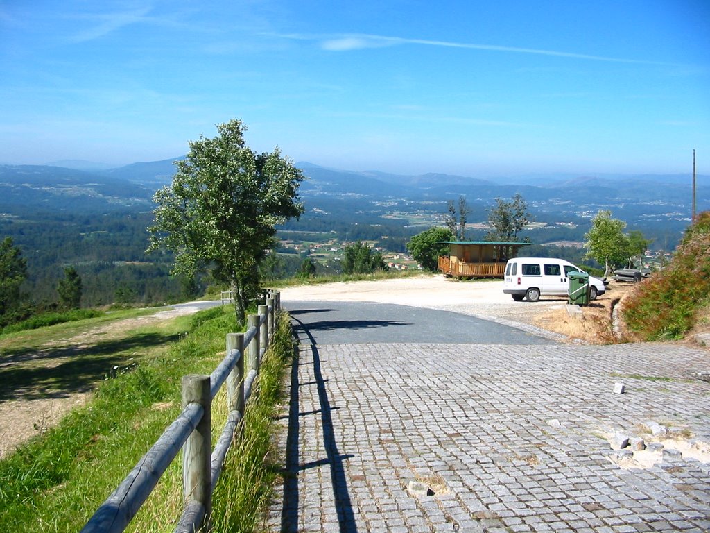 Vista desde el Pico Sacro by Angel Apellaniz