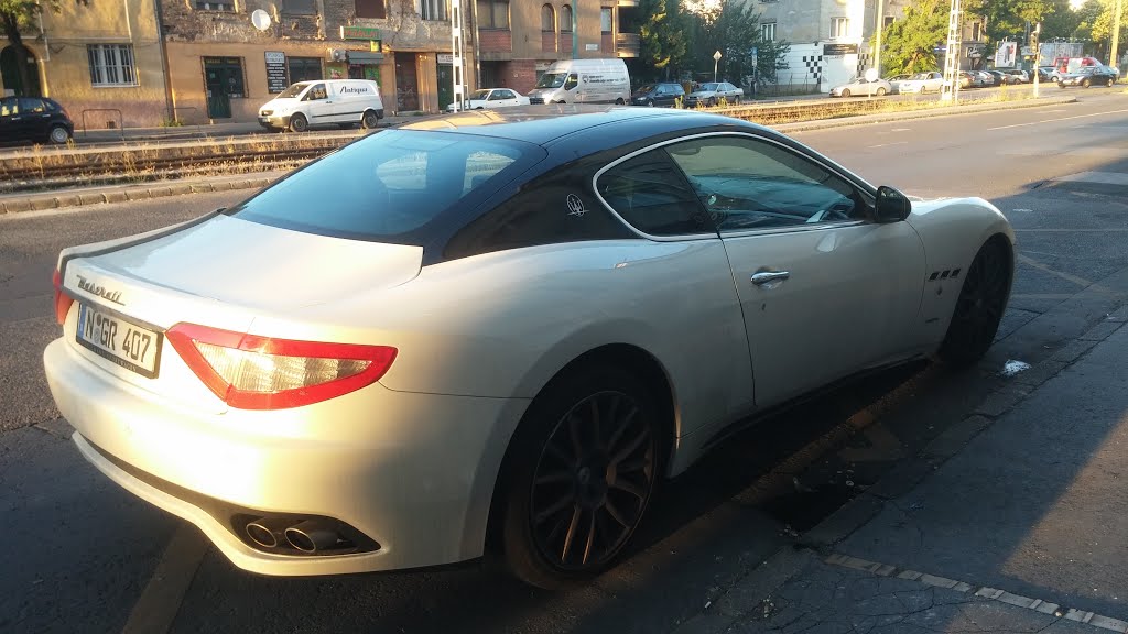 Maserati. (Budapest, Nagy Lajos király útja) by István Farkas