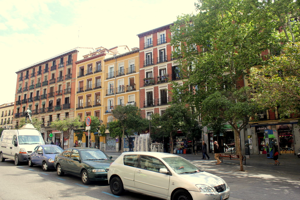 MADRID (COMUNIDAD DE MADRID) LA PLAZA DE CASCORRO by JOSE LUIS OROÑEZ