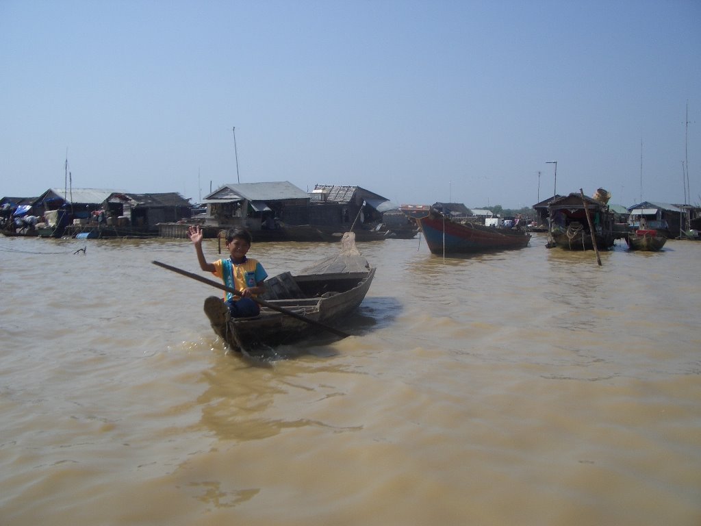 Tonlesap lake by tadashi tsukamoto