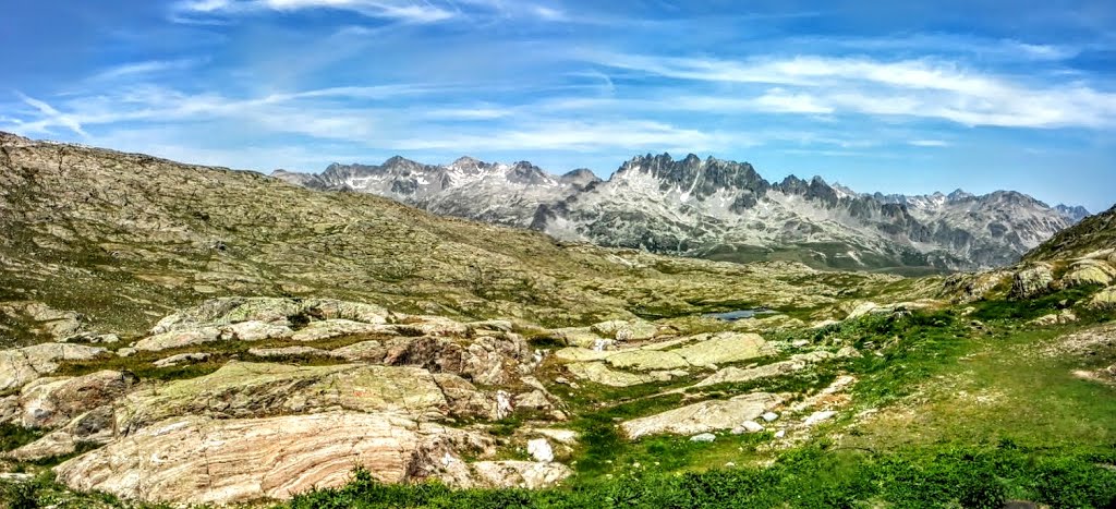 Panorama sur Belledonne depuis le refuge de l'Etendard by Matopée