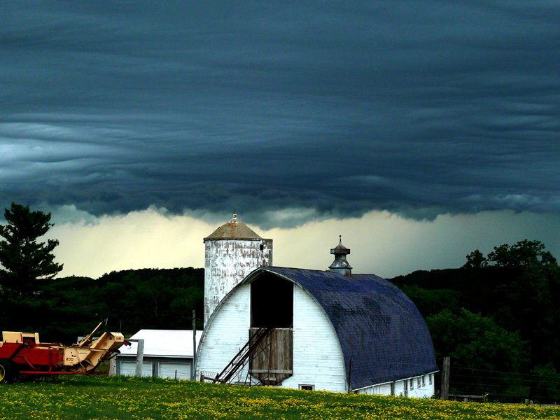 Stormy Morning by jeepertom