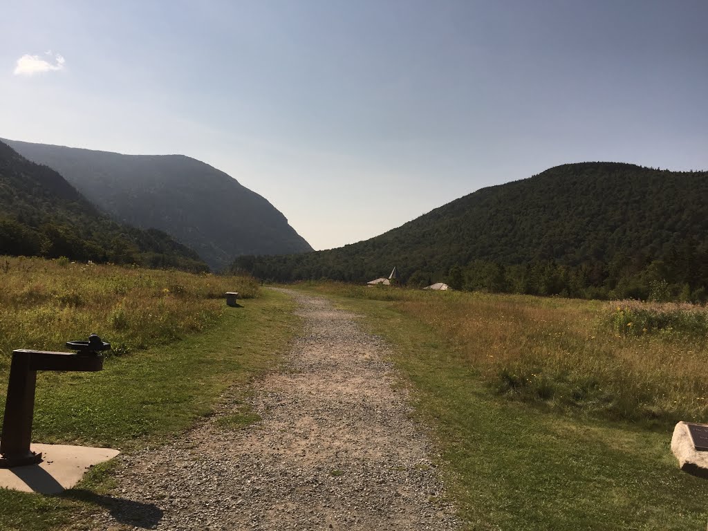 Into Crawford Notch from Highland Center by Arkie_in_CT