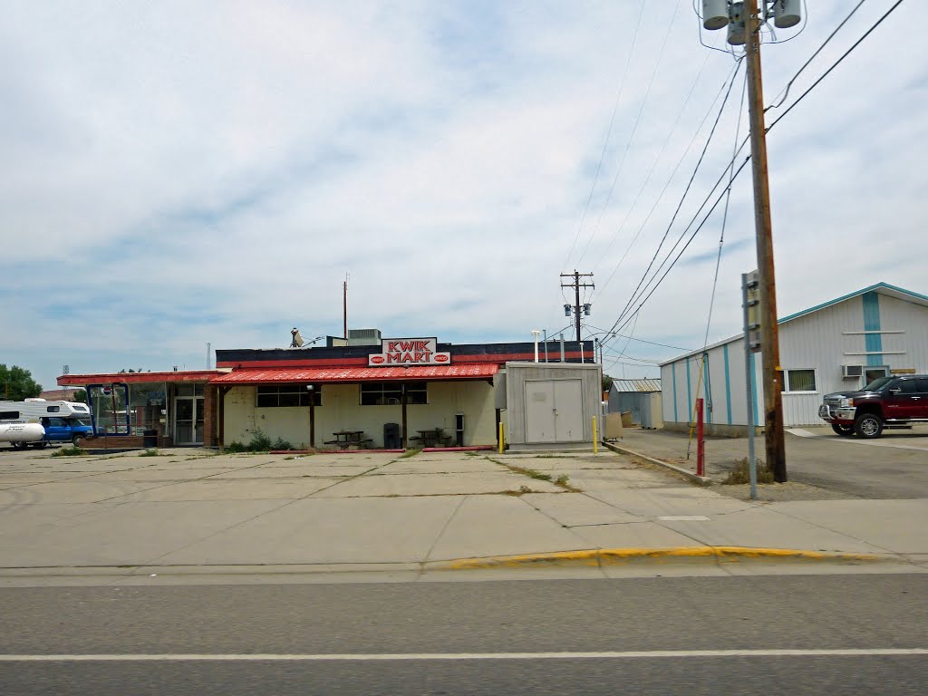 Wyoming.Thermopolis-Kwik Mart by sunmaya