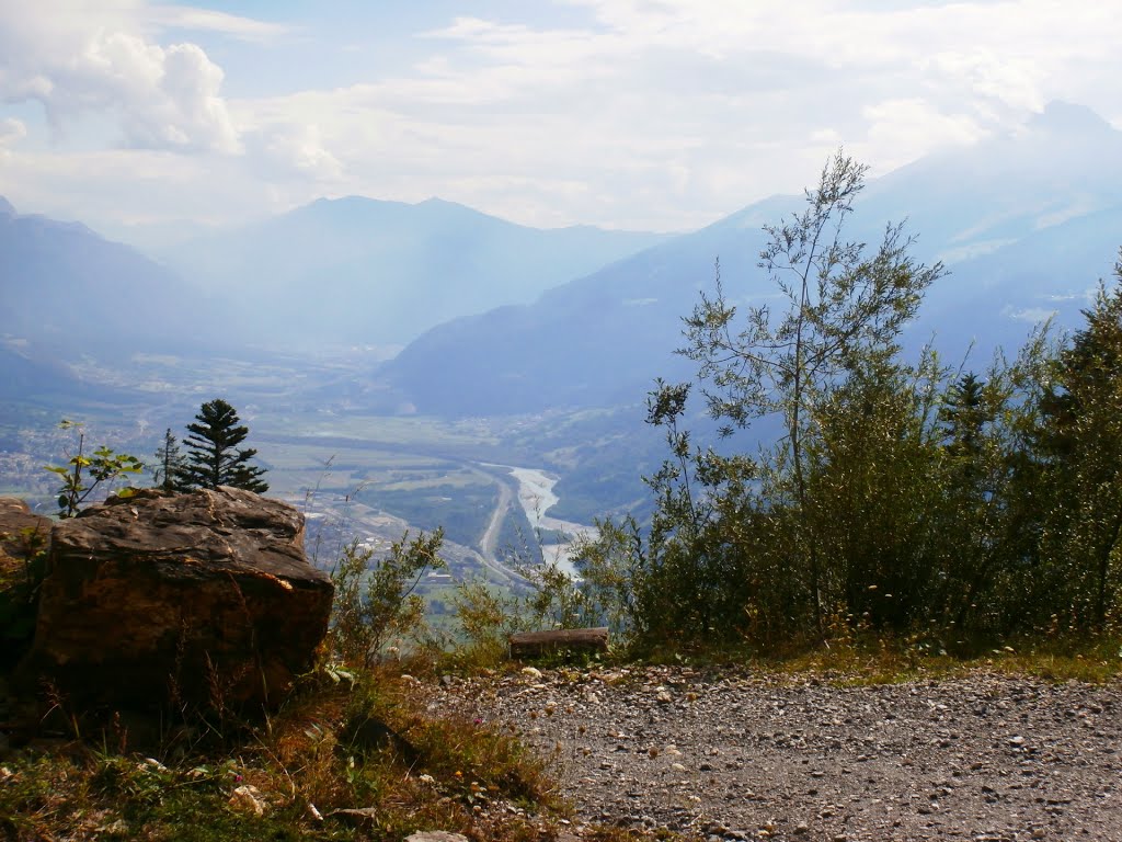 Ausblick vom Wanderweg Jenins - Älpli by Ph. Hangartner