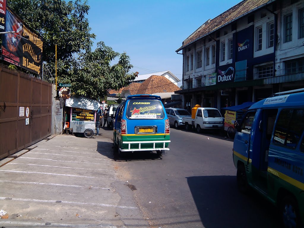 Jalan Kesatrian, Bandung by Sugeng Widodo