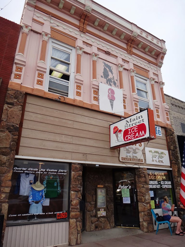 Wyoming.Cody-Main Street Ice Cream by sunmaya