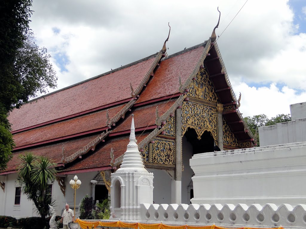 Wat Prakaewdontoa Suchadaram / ワット プラケオ・ドーン・タオ・スチャーダ・ラーム / วัดพระแก้วดอนเต้าสุชาดาราม by itagaki