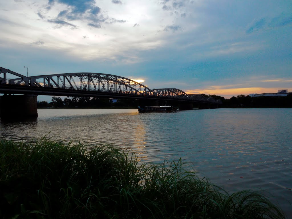 Phú Hội, Huế, Thua Thien Hue, Vietnam by Đào Việt Dũng