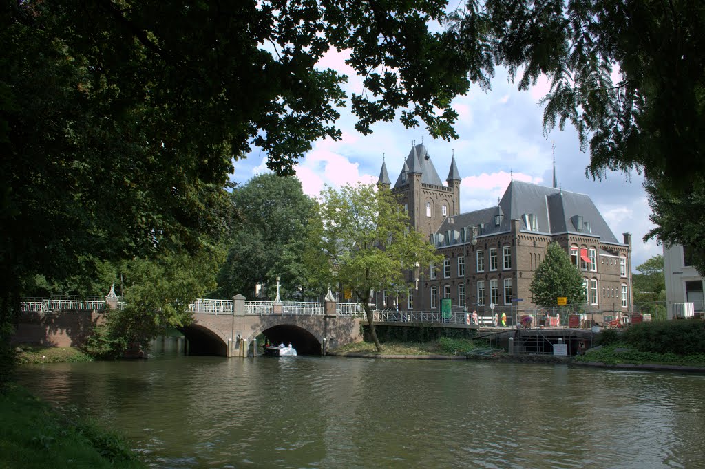 De Maliebrug in de Maliesingel in Utrecht. by Jan Dijkstra