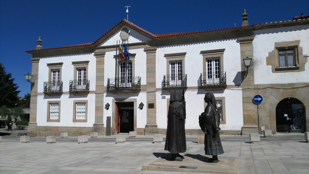 Ayuntamiento de Miranda do Douro. by o rey do café