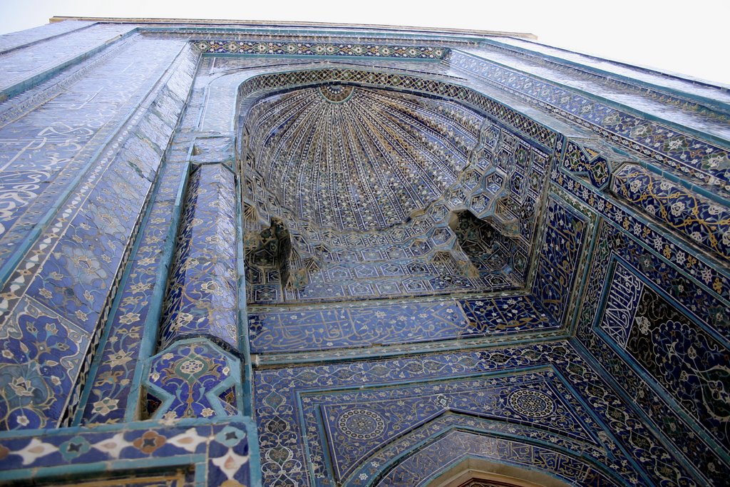 Samarkand - Shah-i-Zinda necropolis: Chadi Moulk Aka's mausoleum (Tamerlan's niece) by Cottius