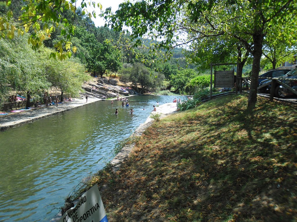 Praia Fluvial Poço de Corga by clmgoncalves