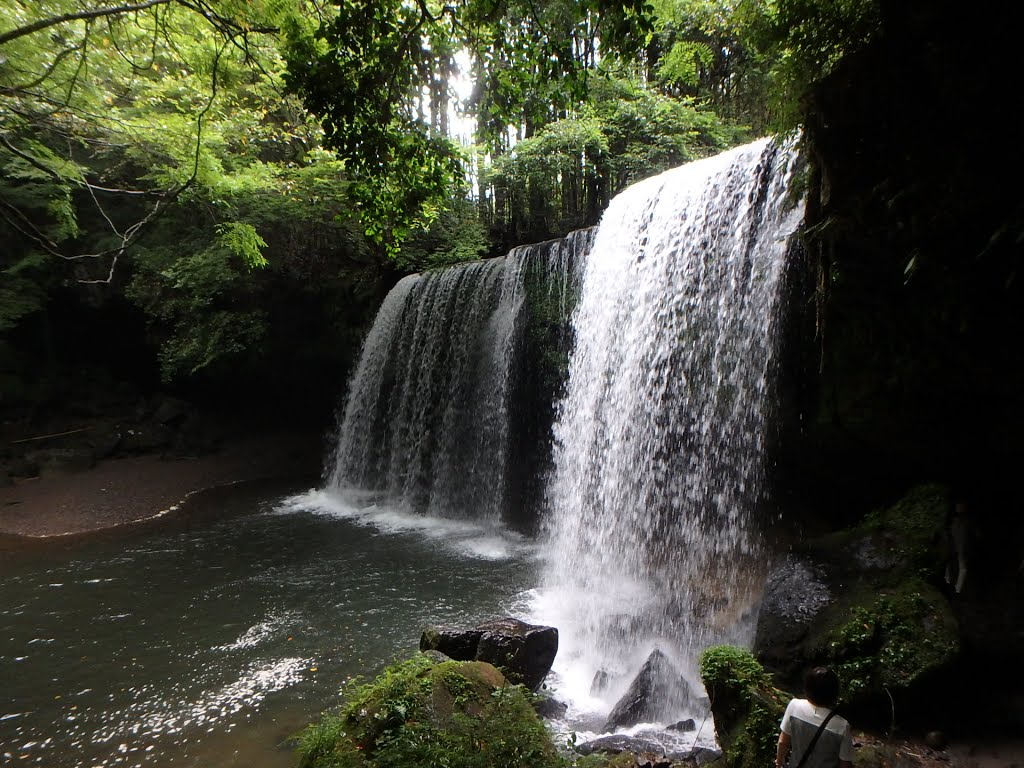 Kurobuchi, Oguni, Aso District, Kumamoto Prefecture 869-2502, Japan by shinji noguchi