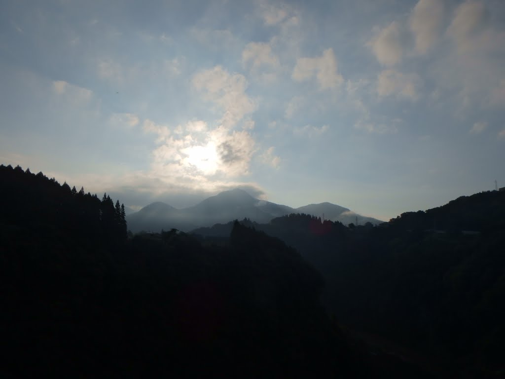 Mukoyama, Takachiho, Nishiusuki District, Miyazaki Prefecture 882-1103, Japan by shinji noguchi