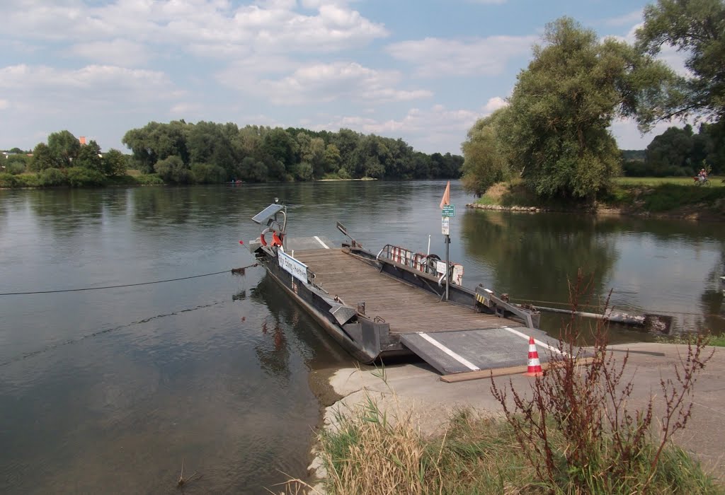 Gierseil-Fähre über die Donau bei Eining by Siegmar S.