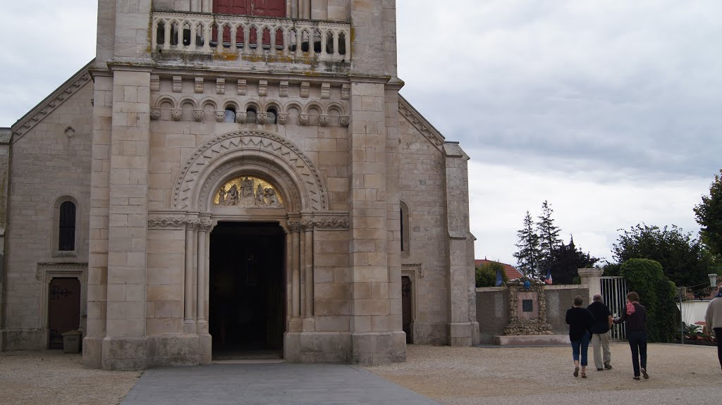 Basilique Notre Dame de Sion by Françoise BRAULT