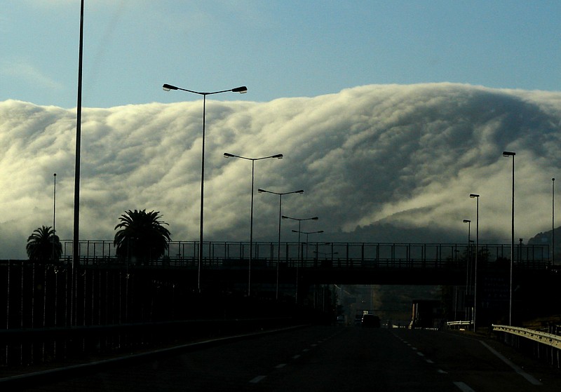 Desborde de nubes by Oscar Fernández C