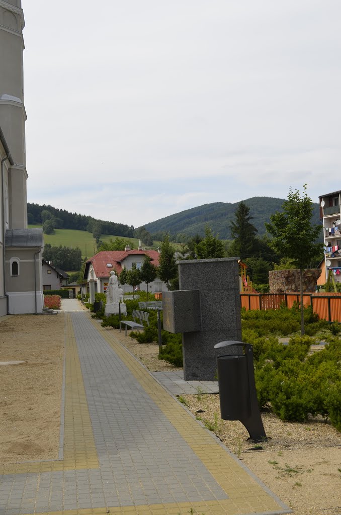 ČESKÁ VES, CZ - park u kostela / The new Park near the church by votoja cz