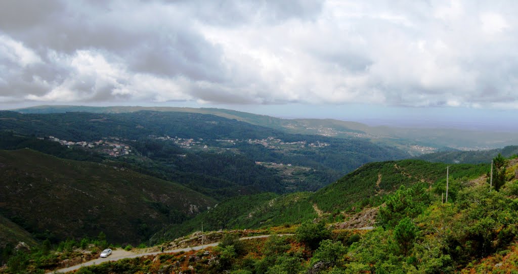 Vista de Mizarela, Albergaria da Serra by A Almeida