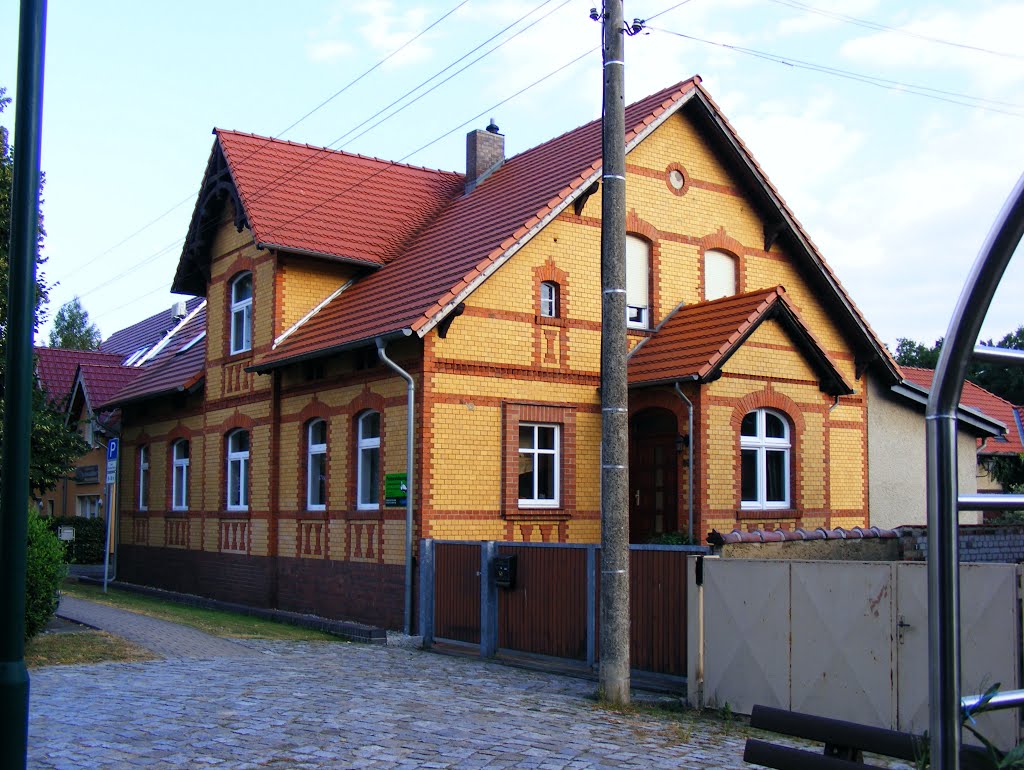 Schlepzig, Amt Unterspreewald, Niederlausitz. Schönes Ziegelhaus in der Dorfstraße. by velthurvik