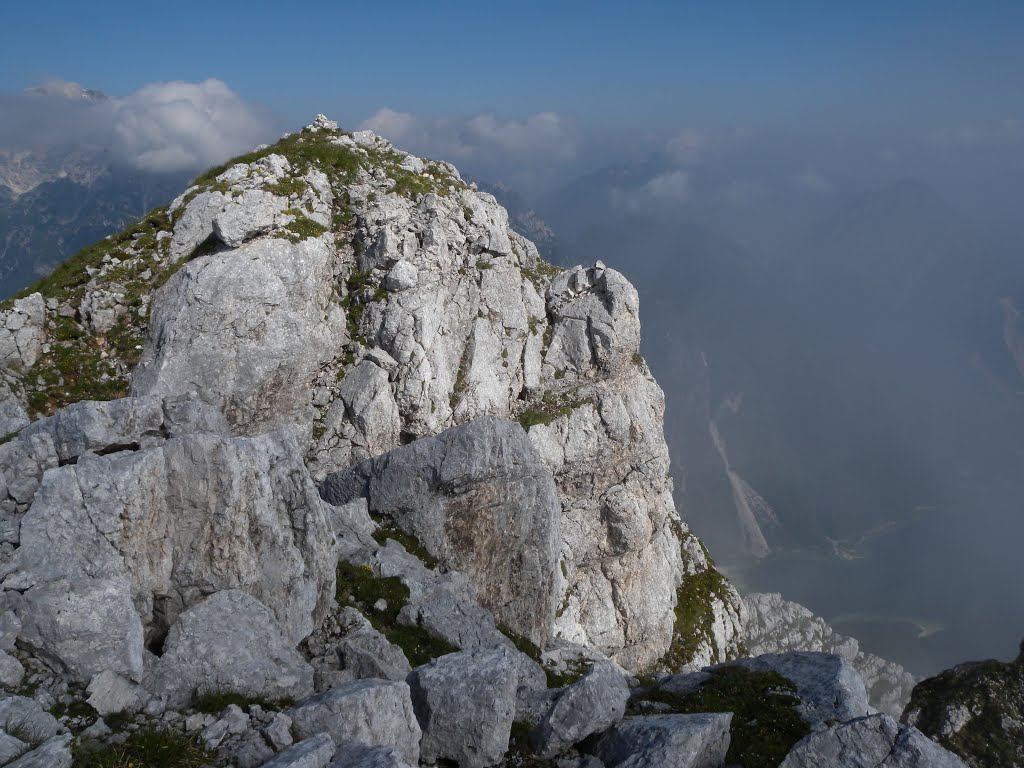 Log pod Mangartom 6a, 5231 Log pod Mangartom, Slovenia by Igor Tergeste